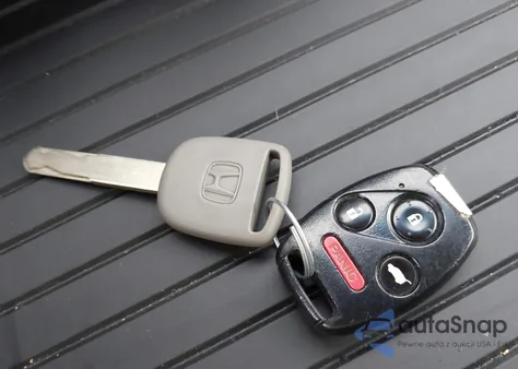 2011 Honda Pilot Ex-L z USA, uszkodzony, nr VIN 5FNYF4H78BB102273